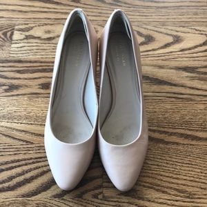 Cole haan nude pumps. Size 7.5. 2.5inch heel.